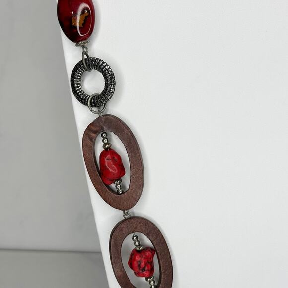 Chico's Chunky Red Green Mixed Media Statement Necklace Silver Tone ✨ - Picture 5 of 11
